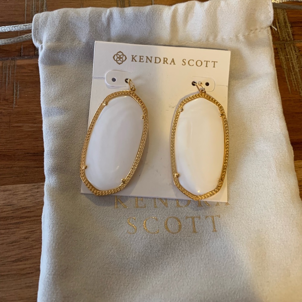 Kendra Scott Danielle mother of pearl earrings